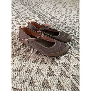 Teeva Niyama Gray Shoes, Size 8